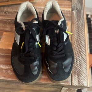 Black and Silver Women's Sneakers - Classic Low-Top Casual Shoe